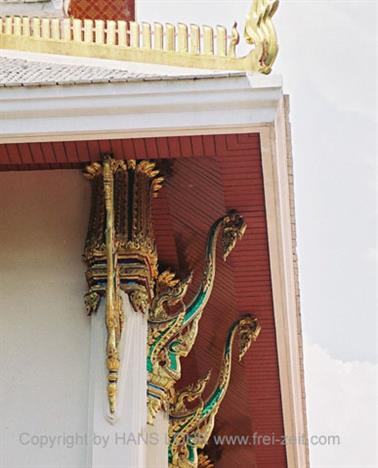 02 Thailand 2002 F1070008 Bangkok Tempelvordach_478